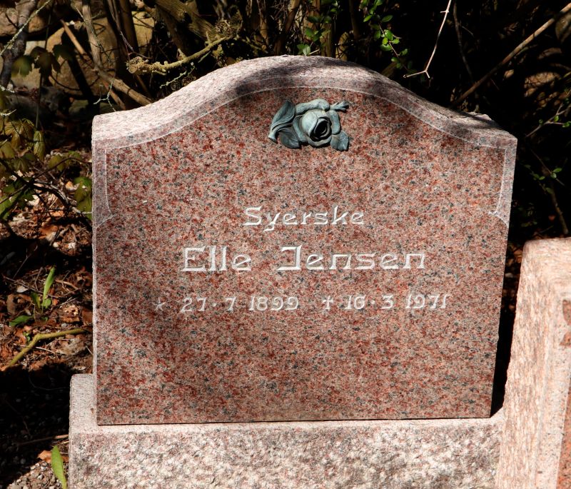 Elle Jensen.JPG